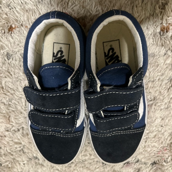 Vans - Picture 2 of 3